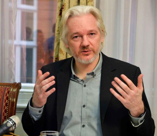 Džulijan Asanž: Sve što treba da znate o čoveku koji stoji iza Vikiliksa