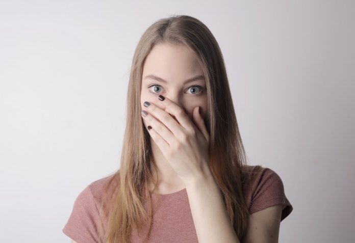‘Nikada ne potcenjujte ljudsku glupost’ potcenjivati
