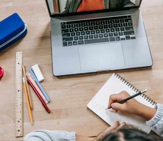 Online škola jezika “Faust“ – škola za pravna i fizička lica